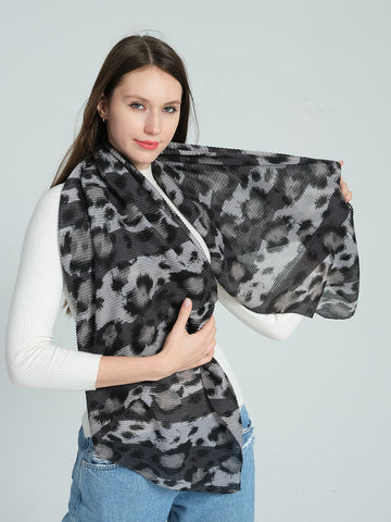 SF1289-BLACK Natural Style Leopard Print Pleated Scarf